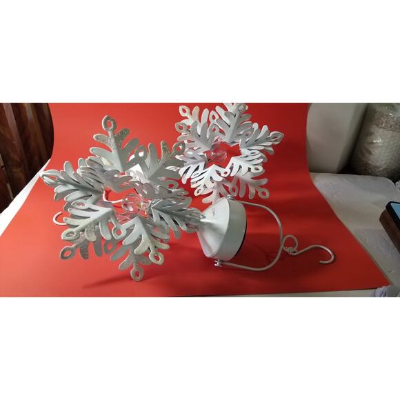 Two red shed metal solar power snowflakes (6.1261) - Picture 1 of 8